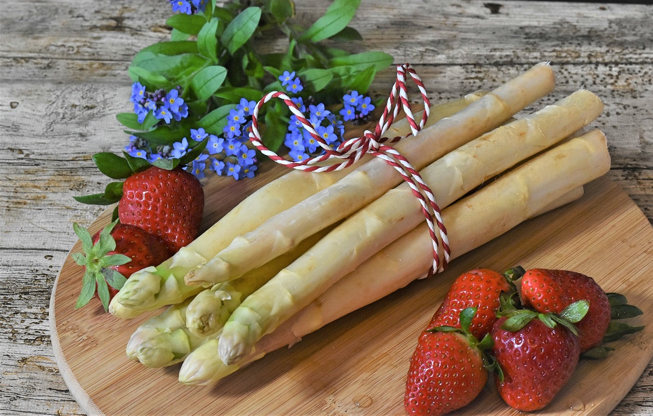 Asparagus Strawberries