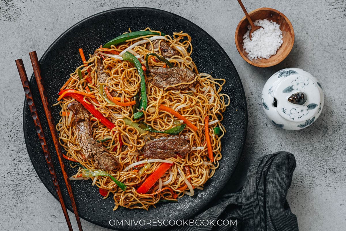 Chinese Beef Chow Mein (牛肉炒面)