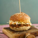 Pulled Pork-Burger mit Coleslaw und Vollkorn Burger Buns — Elisabeth Cölfen