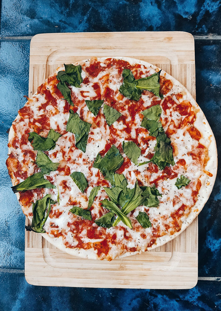 Pizza with wild green garlic – Cooking Without Limits