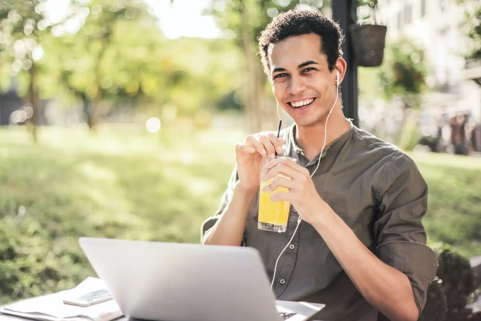 Flavored Sparkling Water: A Healthy Drink or a Hidden Health Hazard?