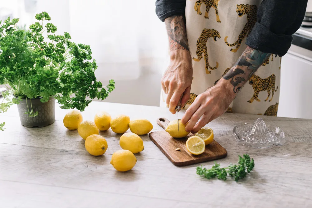 What Is the Best Way to Store a Half a Lemon