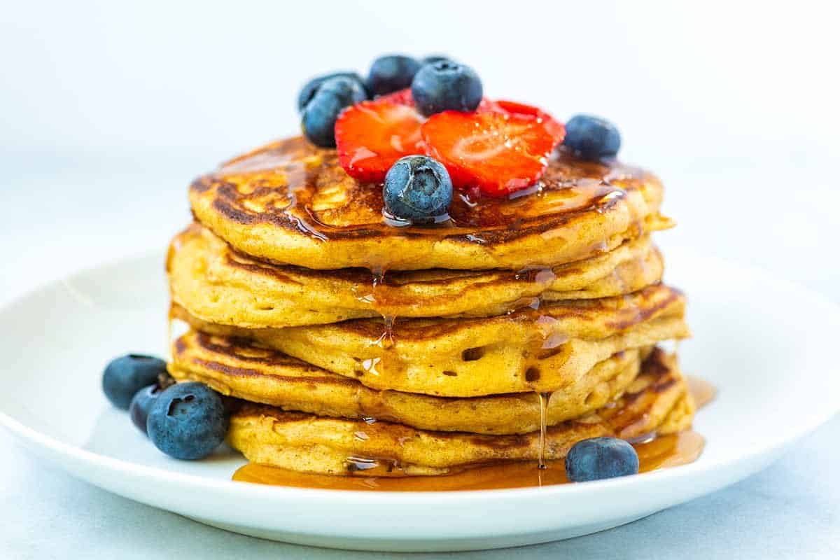 Easy Fluffy Buttermilk Pancakes Recipe