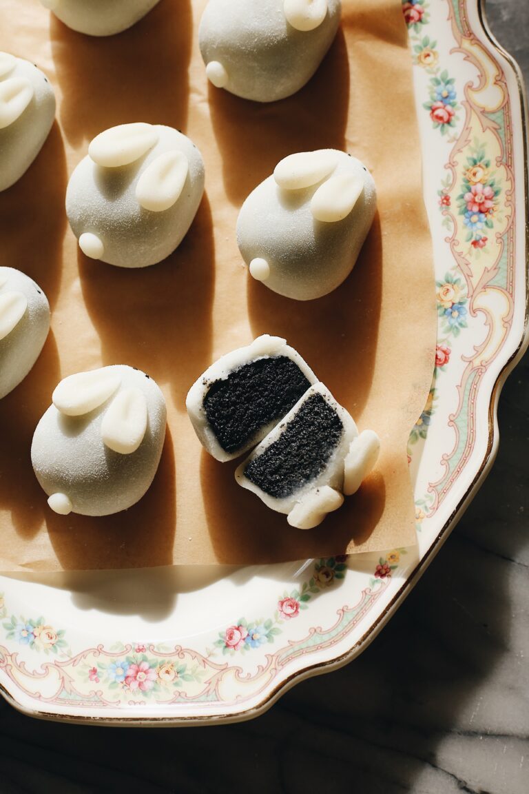 sweetoothgirl:

Rabbit Black Sesame Snow Skin Mooncake