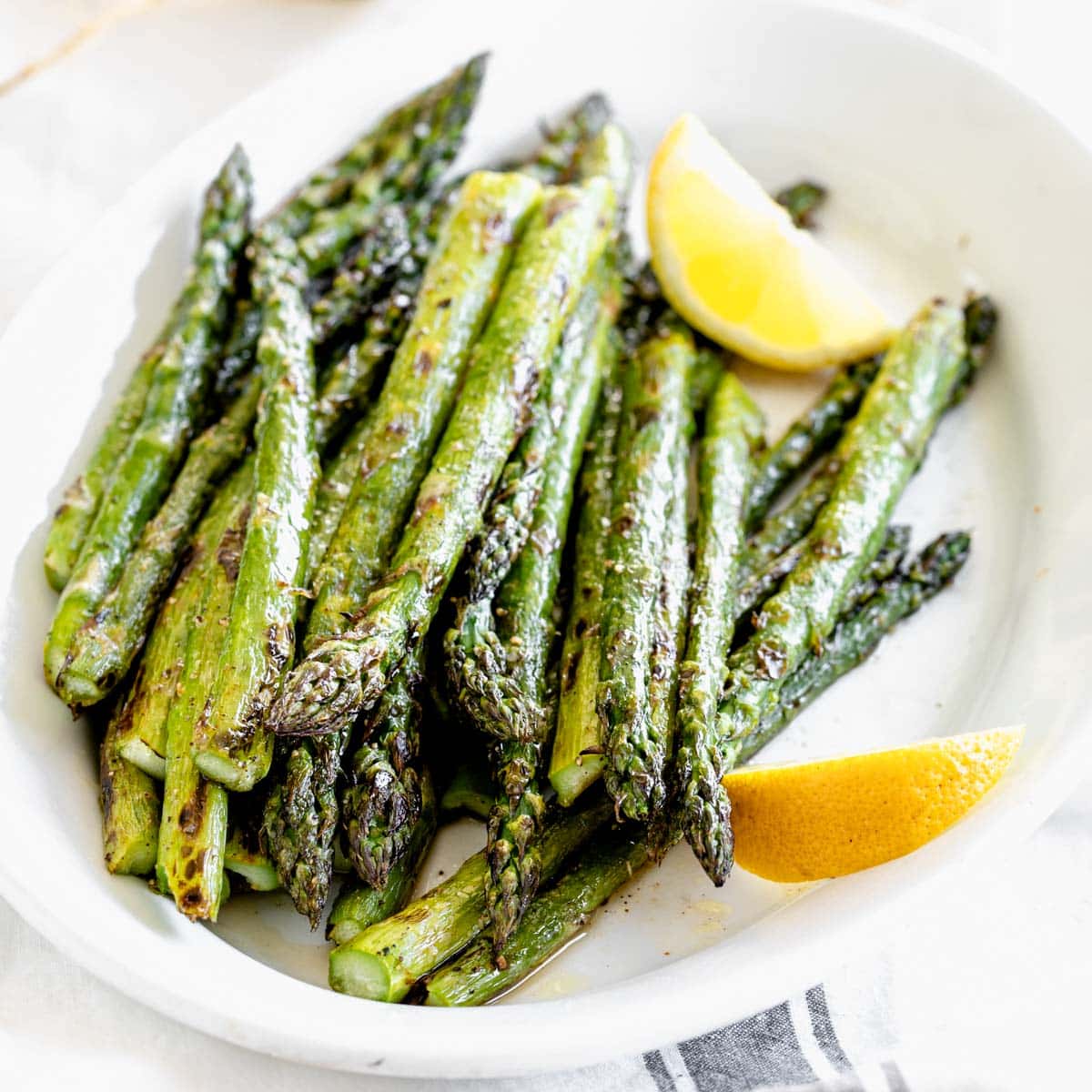 Simple Grilled Asparagus with Lemon