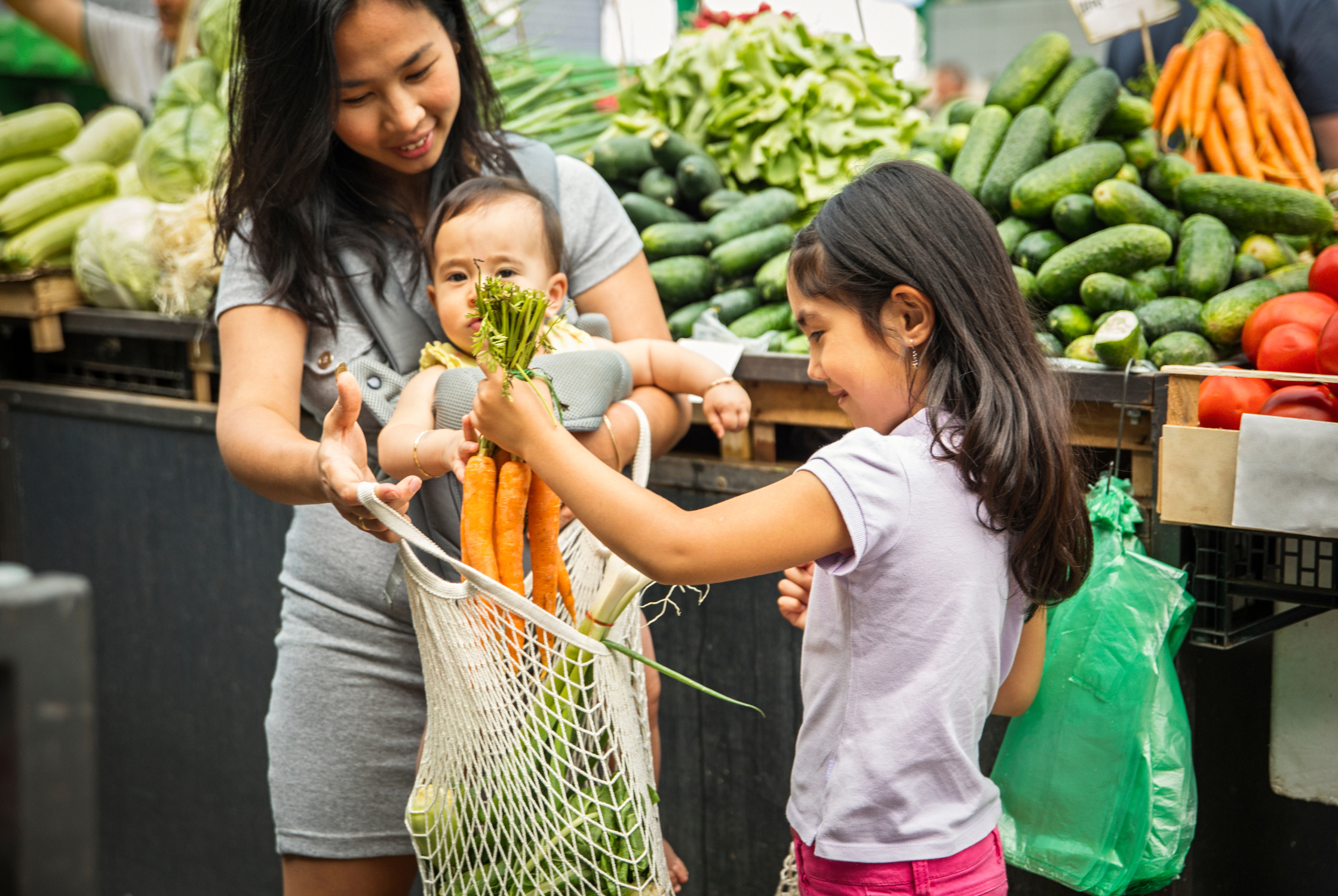 10 Important Tips For When You're Grocery Shopping for Kids, From a Dietitian