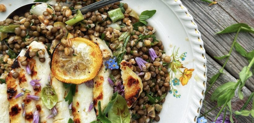 Mediterranean Lentil Salad with Halloumi