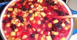 Good Fillings... Rhubarb Triple Berry Pie Filling